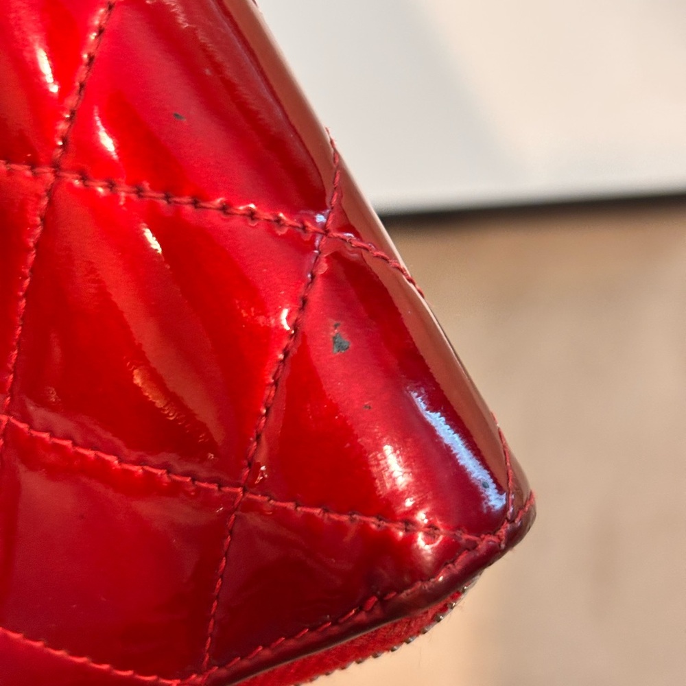 CHANEL Classic Red Quilted Patent Leather ‘Brilliant’ Zippy Long Wallet W/ Box - Picture 9 of 16